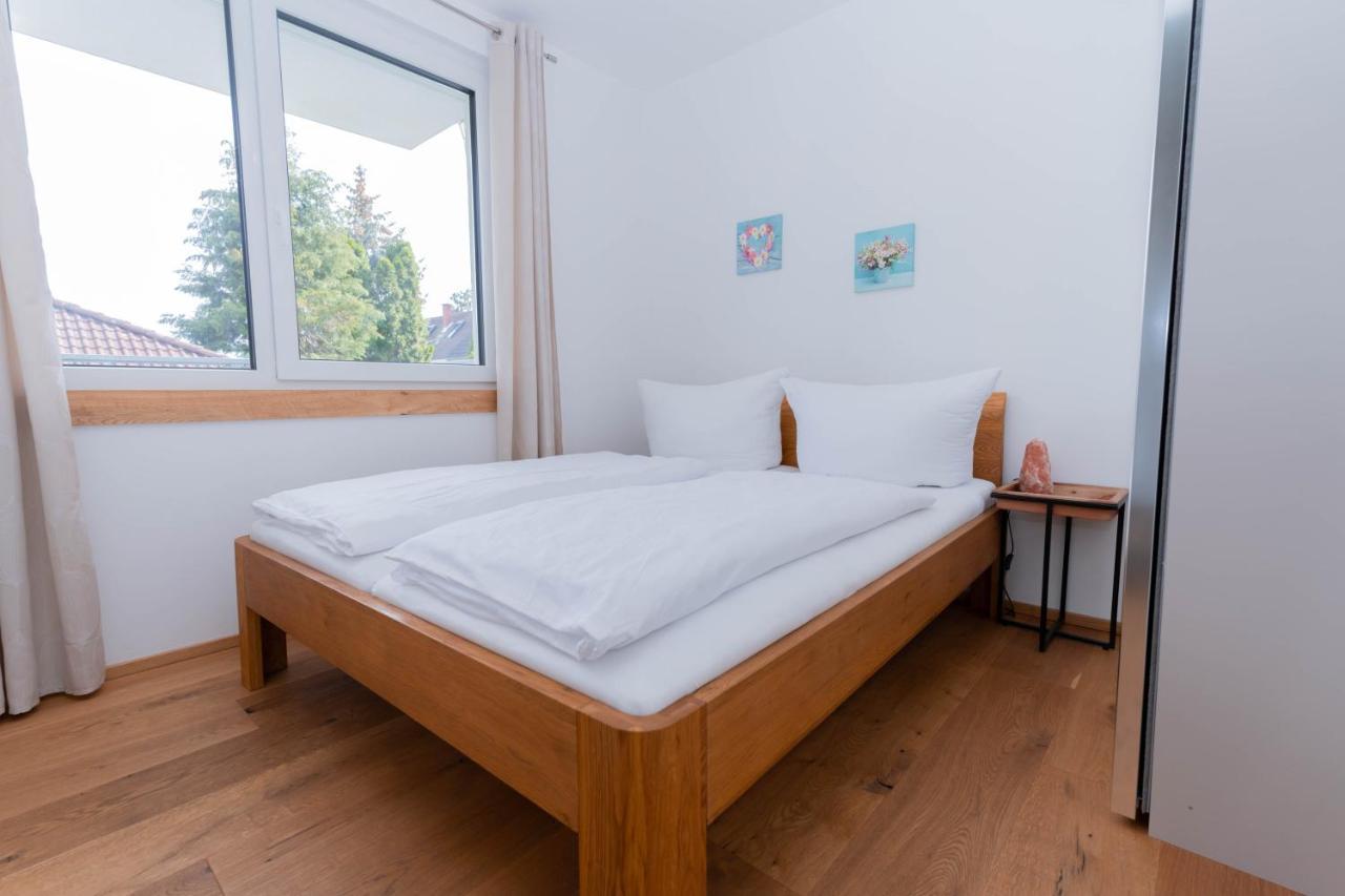 וינה Modern Apartment With Private Balcony Near City Center מראה חיצוני תמונה