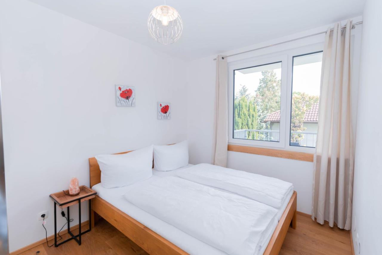 וינה Modern Apartment With Private Balcony Near City Center מראה חיצוני תמונה