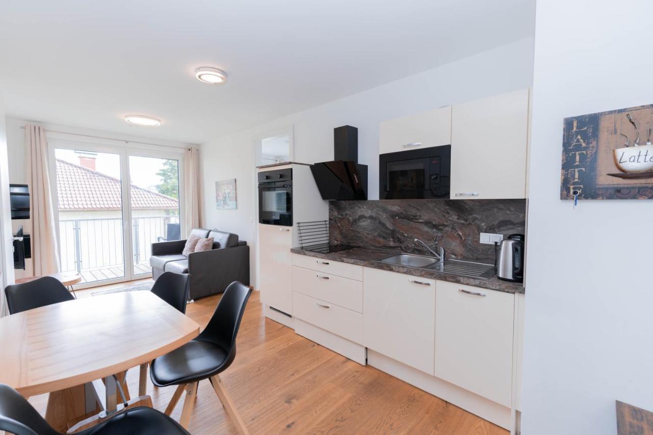 וינה Modern Apartment With Private Balcony Near City Center מראה חיצוני תמונה