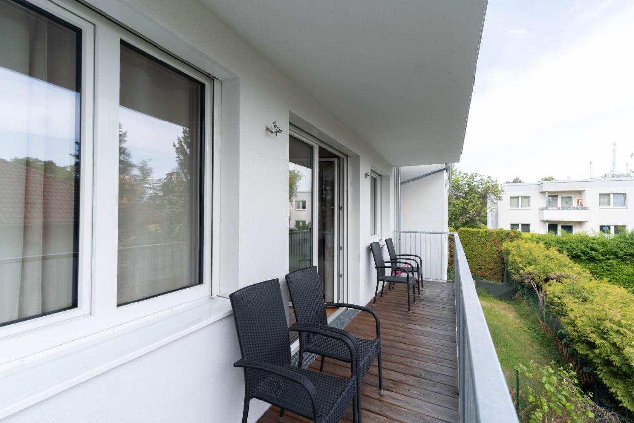 וינה Modern Apartment With Private Balcony Near City Center מראה חיצוני תמונה