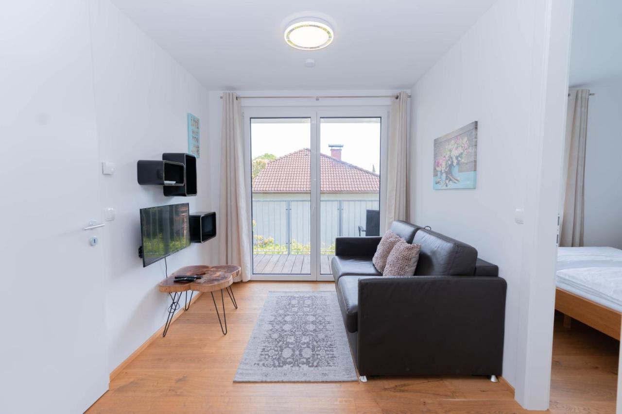 וינה Modern Apartment With Private Balcony Near City Center מראה חיצוני תמונה